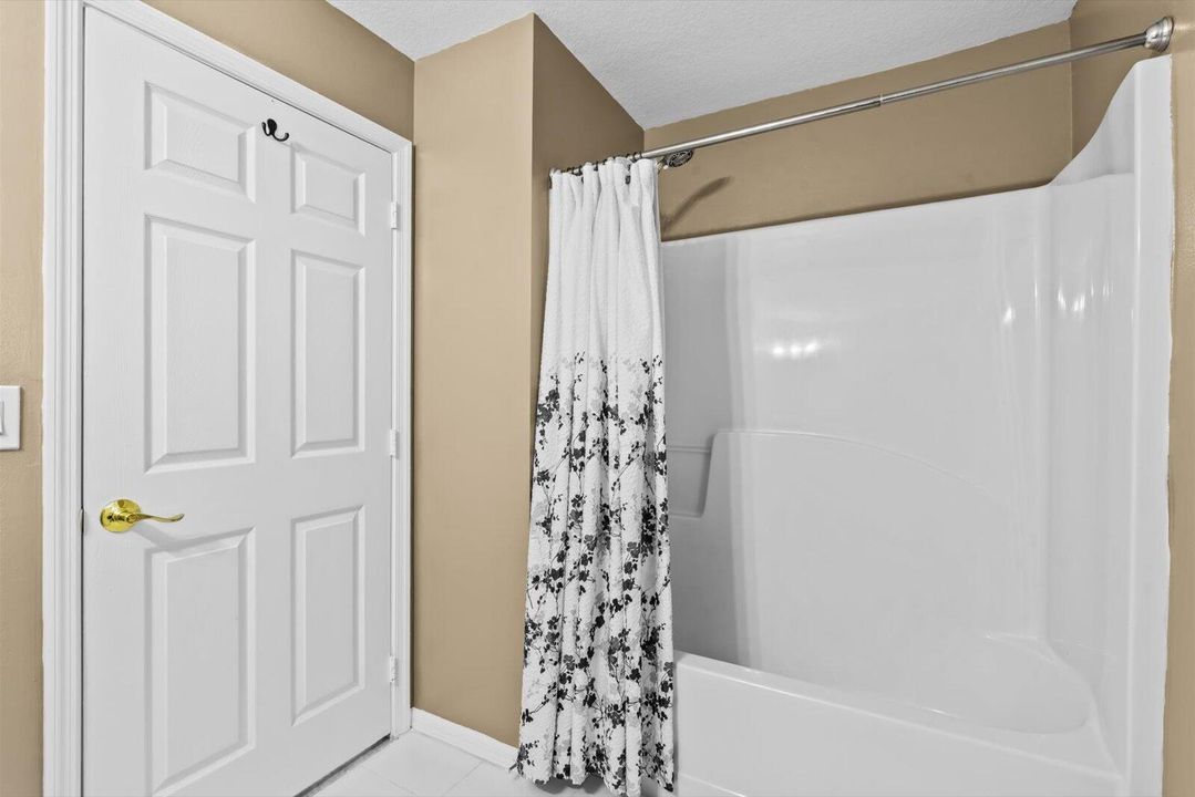 For Sale: $469,000 (4 beds, 2 baths, 2234 Square Feet)