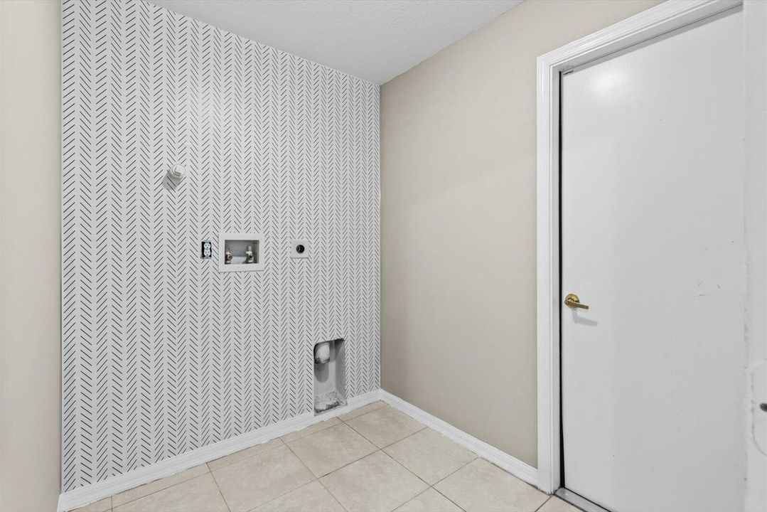 For Sale: $469,000 (4 beds, 2 baths, 2234 Square Feet)