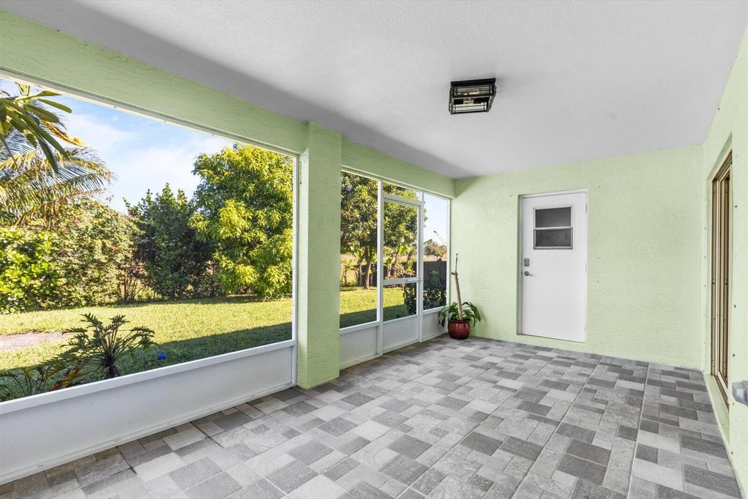 For Sale: $469,000 (4 beds, 2 baths, 2234 Square Feet)