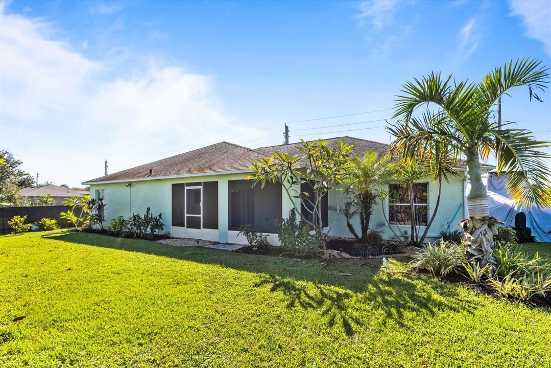 For Sale: $469,000 (4 beds, 2 baths, 2234 Square Feet)