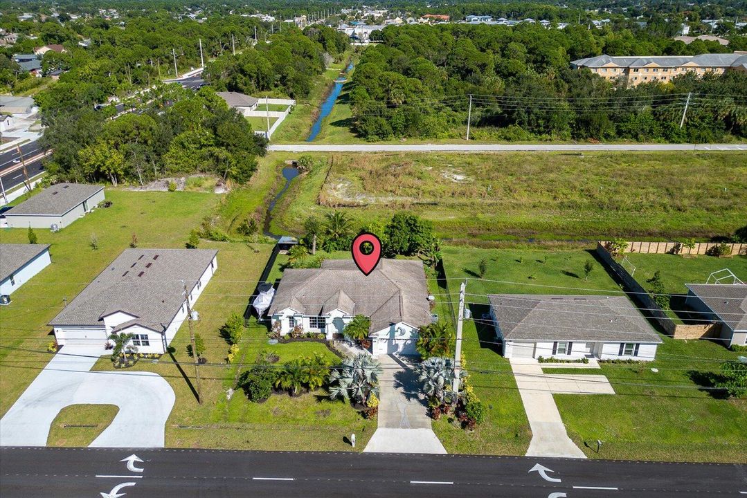 For Sale: $469,000 (4 beds, 2 baths, 2234 Square Feet)