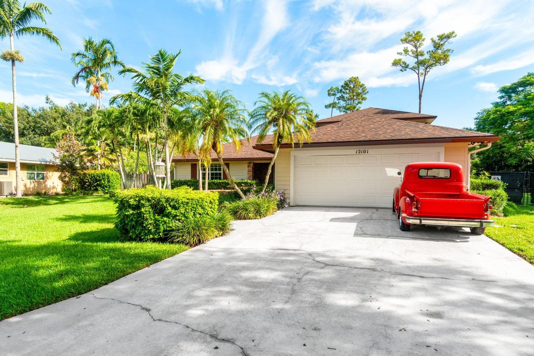 En Renta: $12,000 (3 camas, 2 baños, 2636 Pies cuadrados)