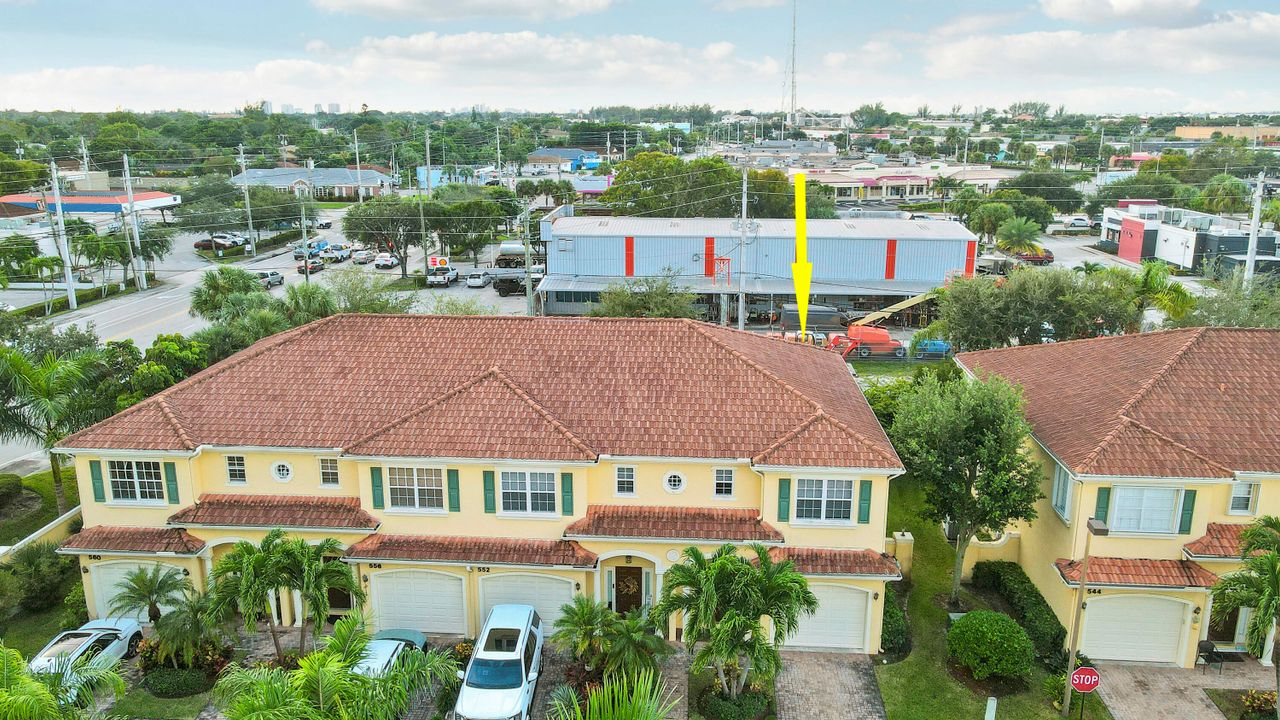 Activo con contrato: $435,000 (3 camas, 2 baños, 1854 Pies cuadrados)