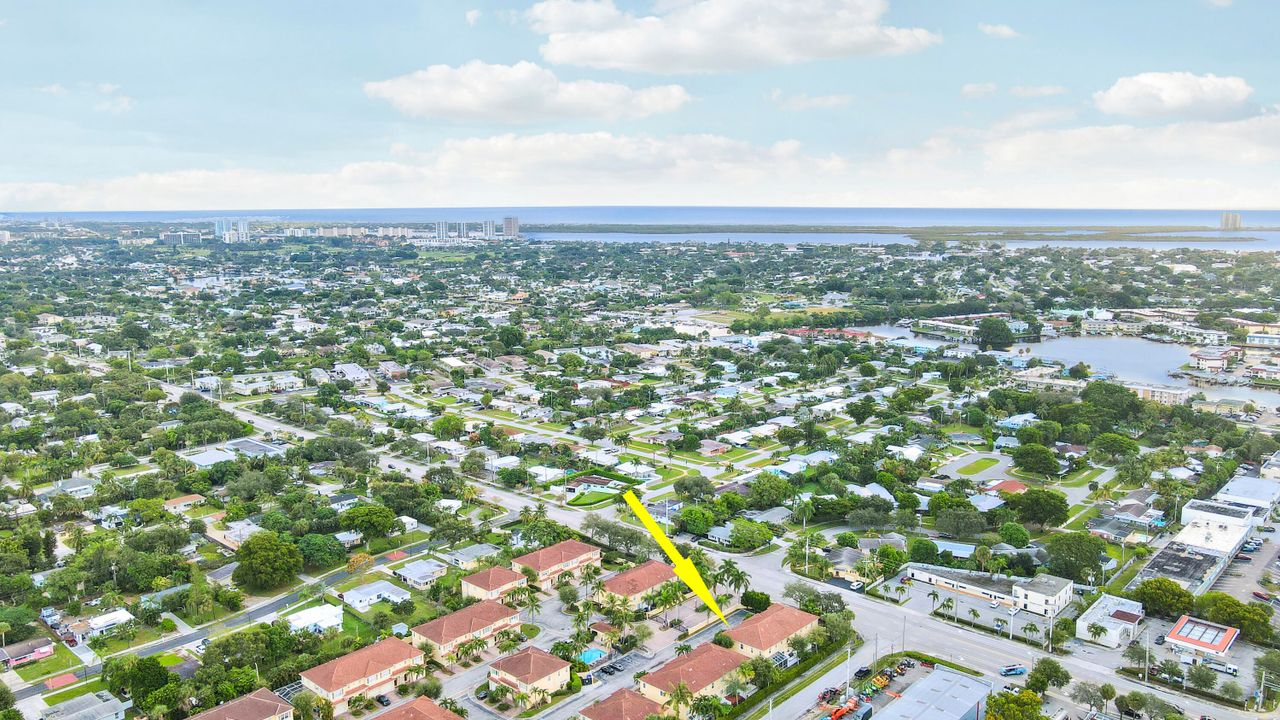 Activo con contrato: $435,000 (3 camas, 2 baños, 1854 Pies cuadrados)