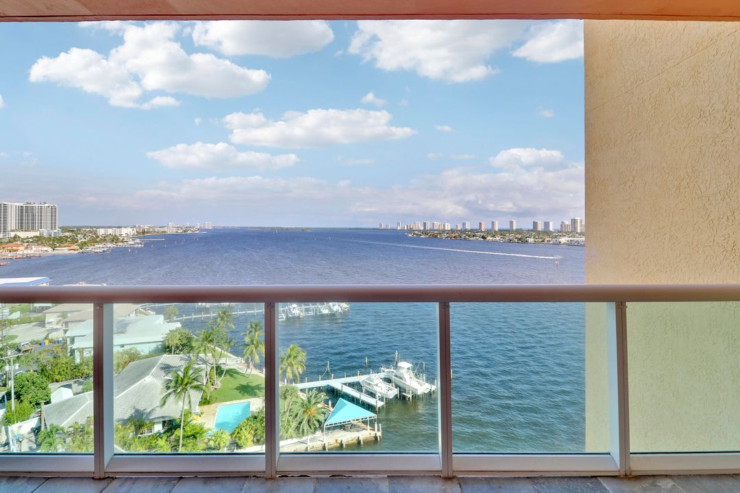 For Sale: $675,000 (2 beds, 2 baths, 1462 Square Feet)