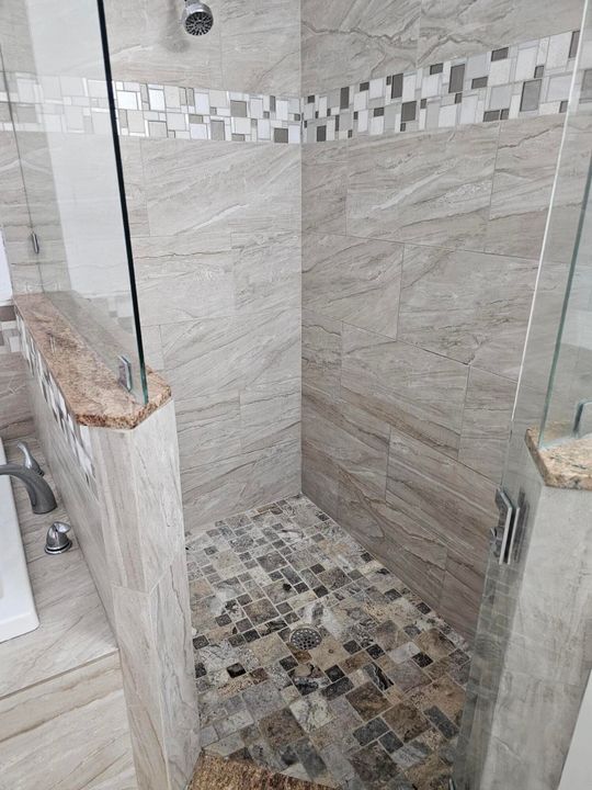 出租: $2,700 (3 贝兹, 3 浴室, 1972 平方英尺)