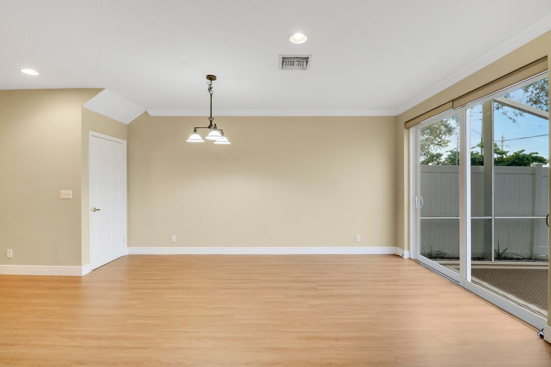 Activo con contrato: $435,000 (3 camas, 2 baños, 1854 Pies cuadrados)