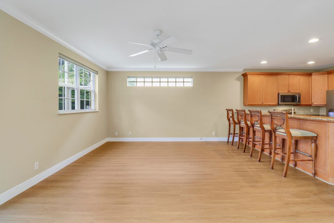 Activo con contrato: $435,000 (3 camas, 2 baños, 1854 Pies cuadrados)