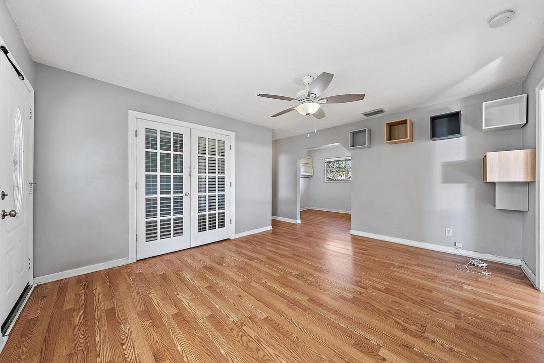 Active With Contract: $399,999 (3 beds, 2 baths, 1152 Square Feet)