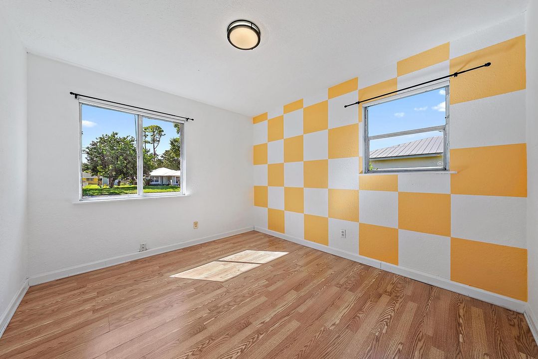 Active With Contract: $399,999 (3 beds, 2 baths, 1152 Square Feet)