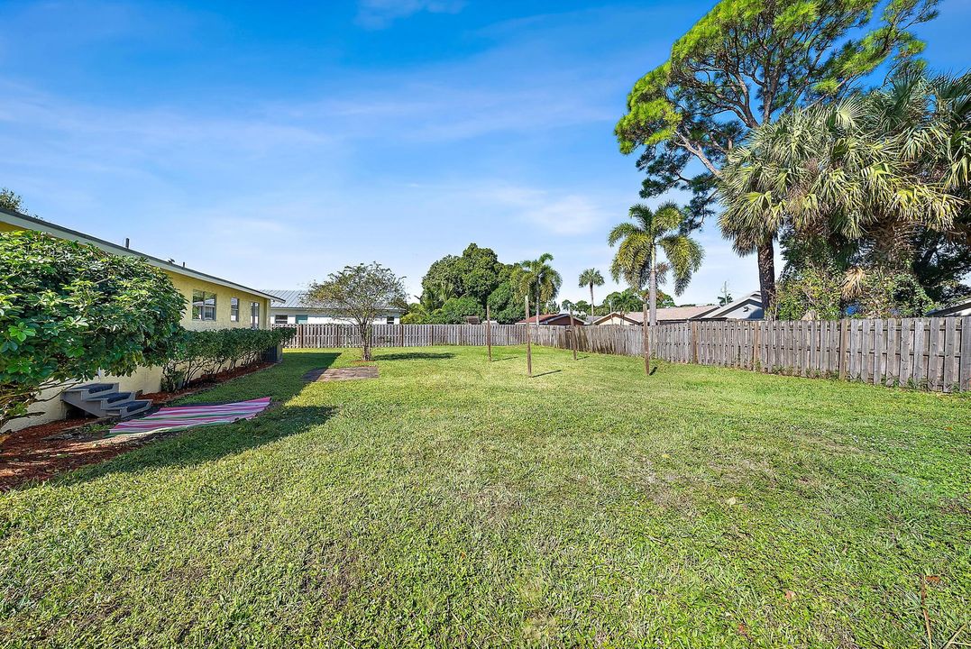 Active With Contract: $399,999 (3 beds, 2 baths, 1152 Square Feet)