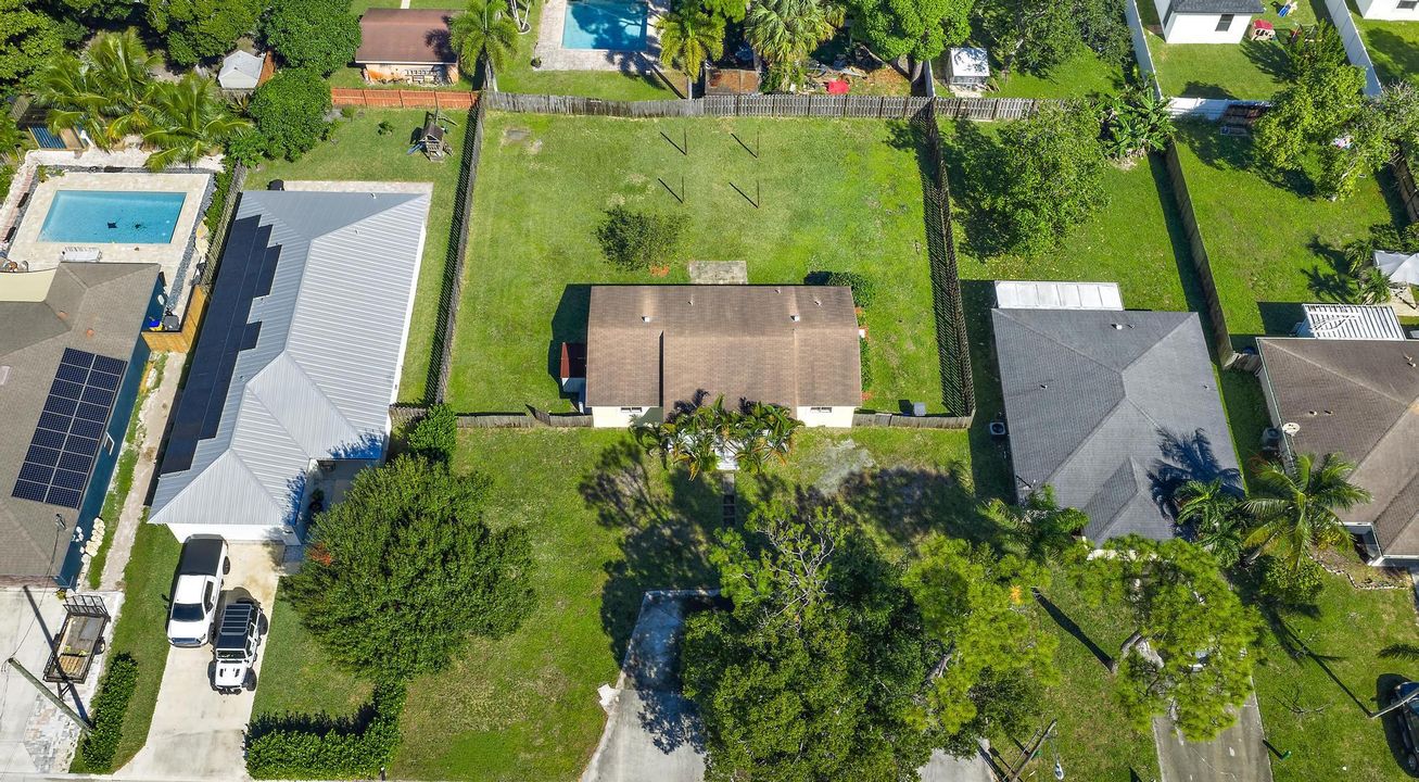 Active With Contract: $399,999 (3 beds, 2 baths, 1152 Square Feet)