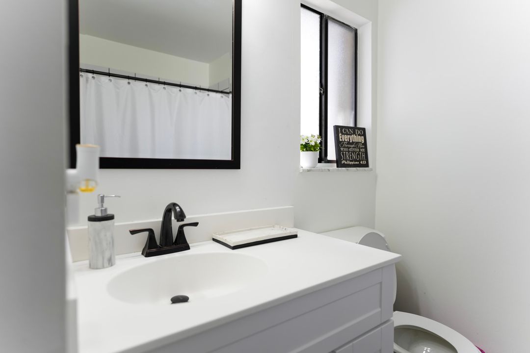 For Sale: $415,000 (2 beds, 2 baths, 1348 Square Feet)