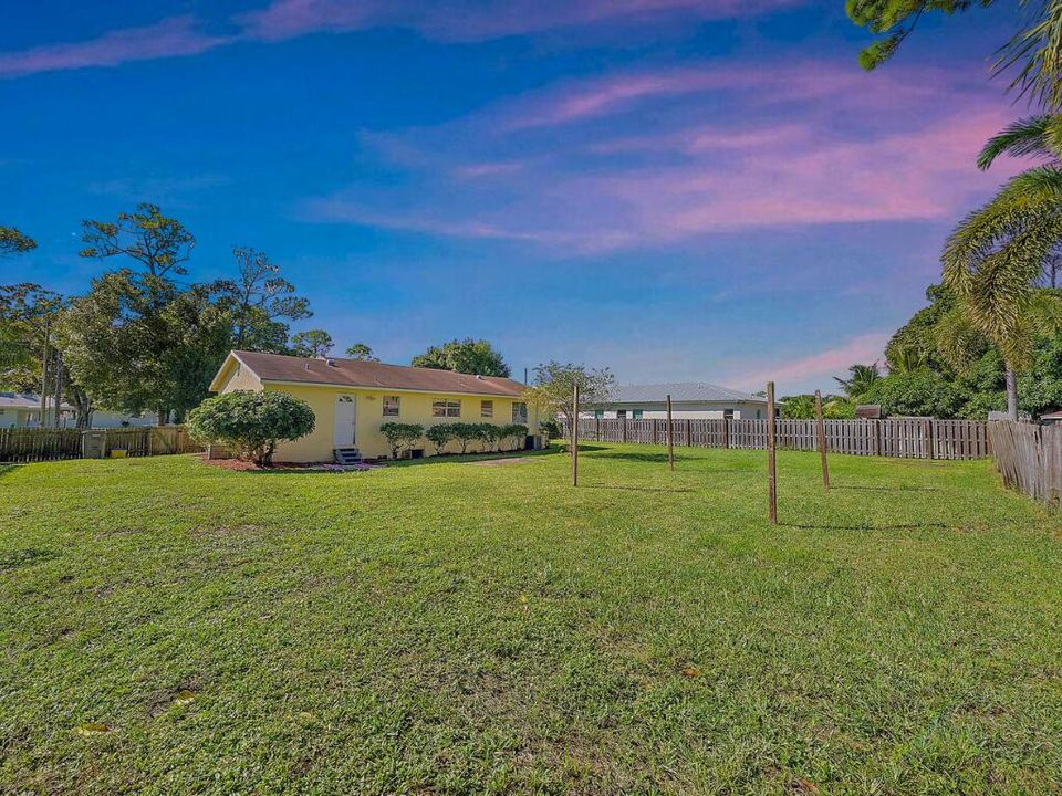 Active With Contract: $399,999 (3 beds, 2 baths, 1152 Square Feet)