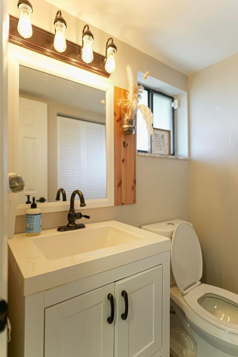 For Sale: $415,000 (2 beds, 2 baths, 1348 Square Feet)