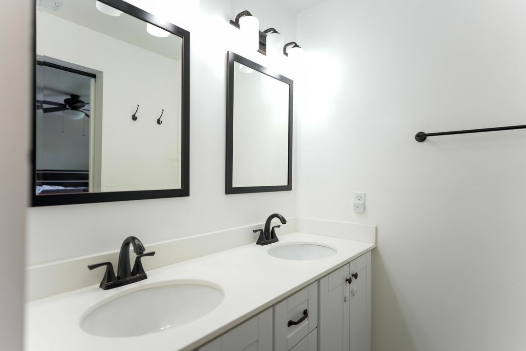 For Sale: $415,000 (2 beds, 2 baths, 1348 Square Feet)