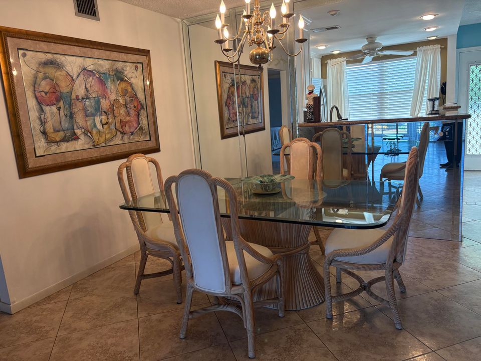 Под контрактом: $1,700 (2 спален, 2 ванн, 1156 Квадратных фут)