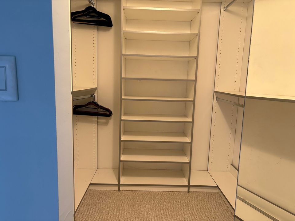 Под контрактом: $1,700 (2 спален, 2 ванн, 1156 Квадратных фут)