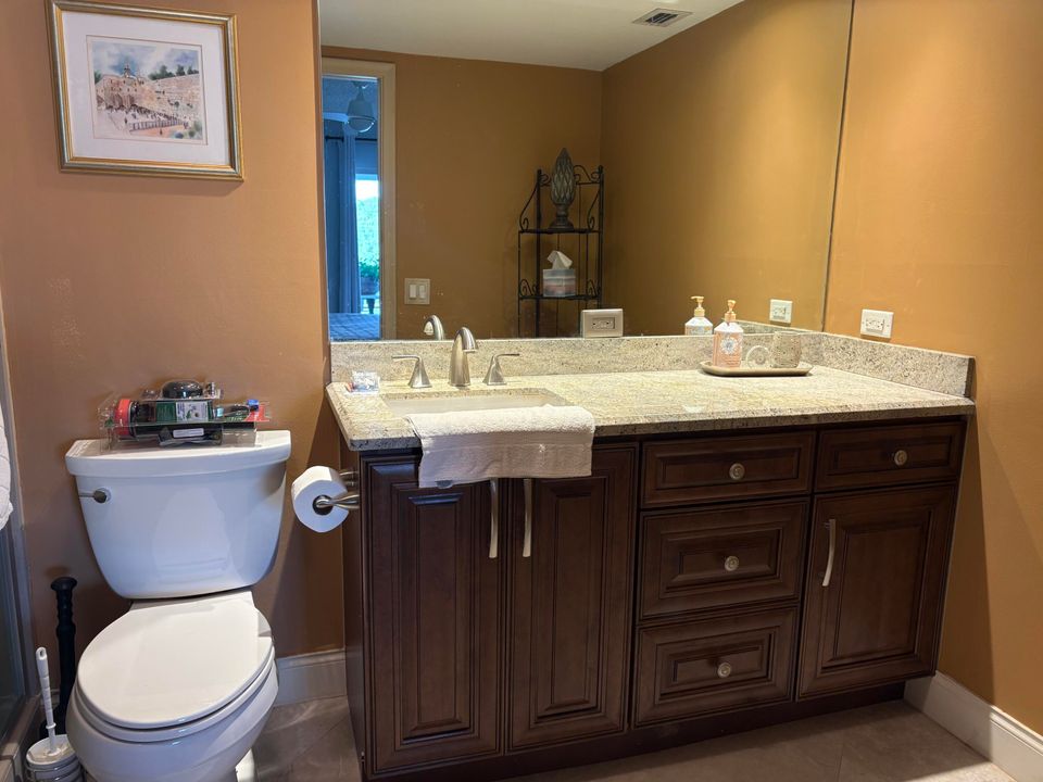 Под контрактом: $1,700 (2 спален, 2 ванн, 1156 Квадратных фут)