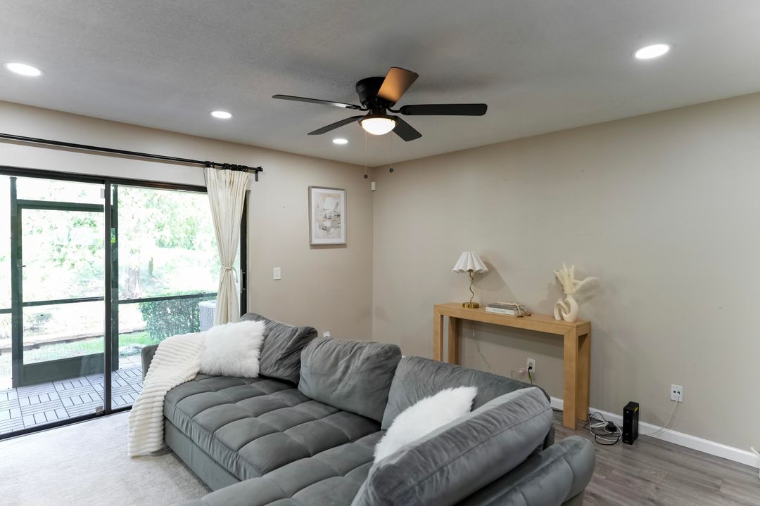 For Sale: $415,000 (2 beds, 2 baths, 1348 Square Feet)