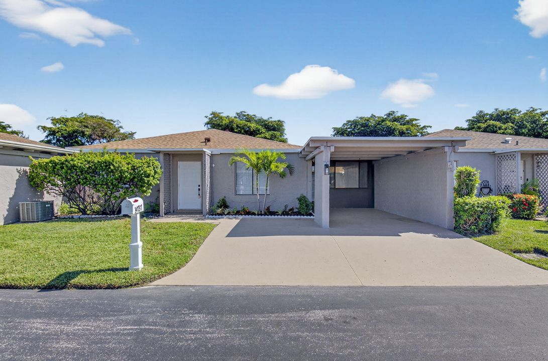 待售: $335,000 (2 贝兹, 2 浴室, 1073 平方英尺)