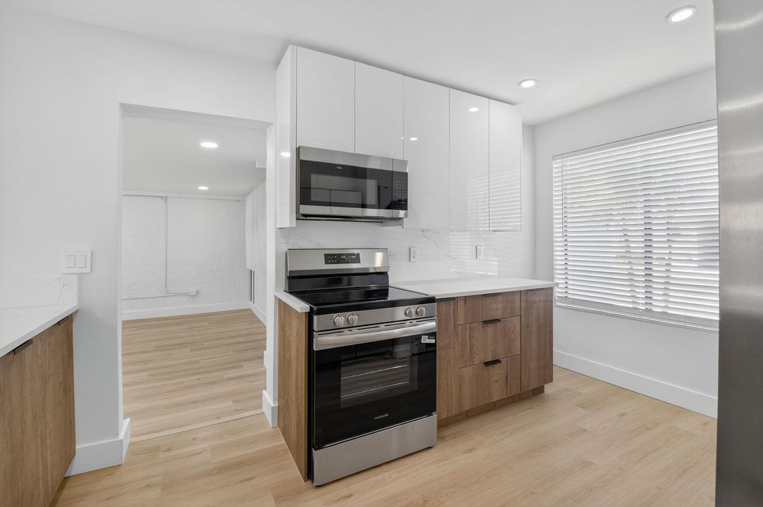 待售: $335,000 (2 贝兹, 2 浴室, 1073 平方英尺)