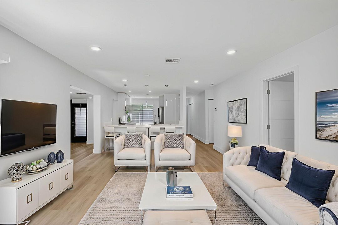 待售: $335,000 (2 贝兹, 2 浴室, 1073 平方英尺)