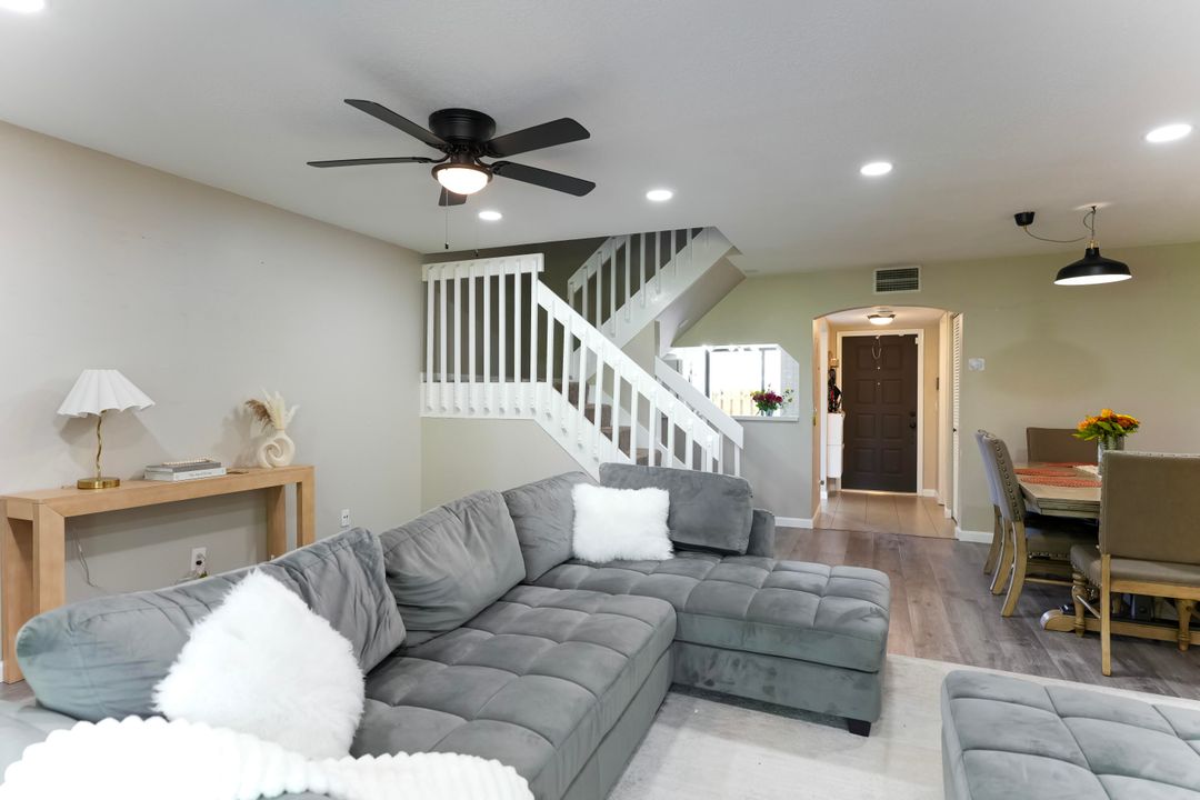 For Sale: $415,000 (2 beds, 2 baths, 1348 Square Feet)