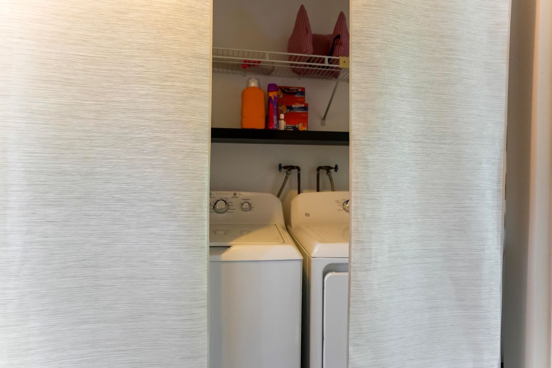 For Sale: $415,000 (2 beds, 2 baths, 1348 Square Feet)