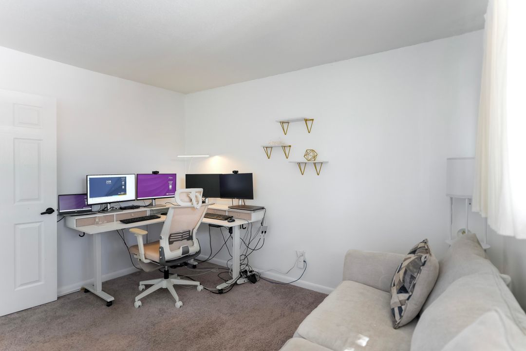 For Sale: $415,000 (2 beds, 2 baths, 1348 Square Feet)