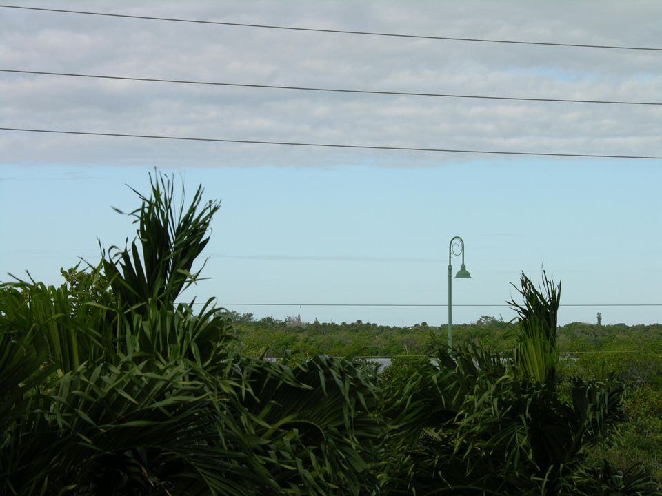 For Sale: $749,900 (2 beds, 2 baths, 1435 Square Feet)