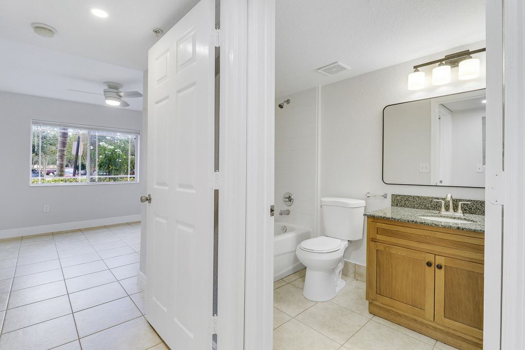 Active With Contract: $1,795 (2 beds, 2 baths, 1033 Square Feet)