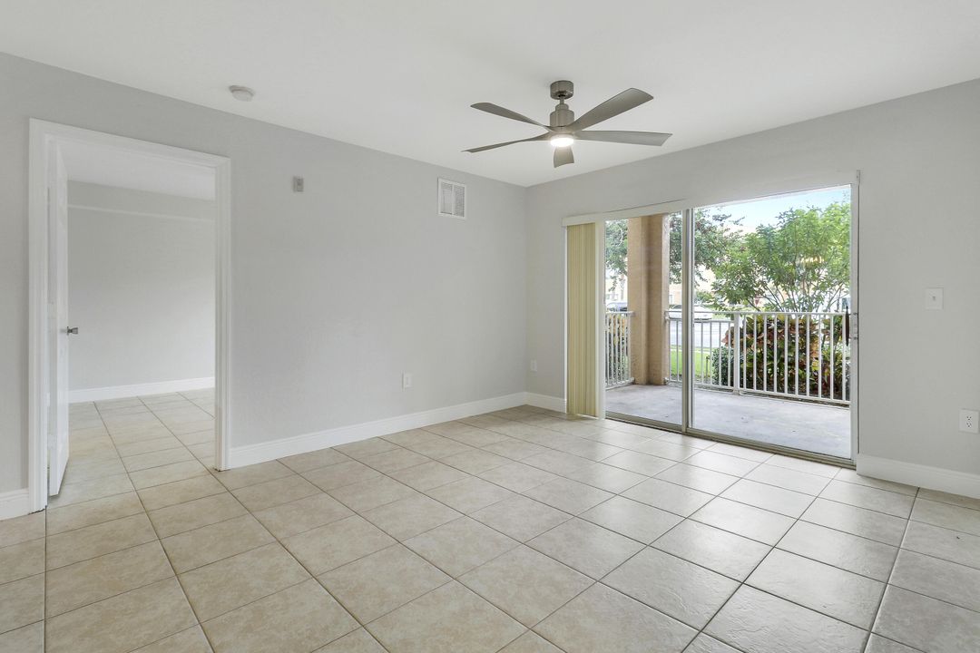 Active With Contract: $1,795 (2 beds, 2 baths, 1033 Square Feet)