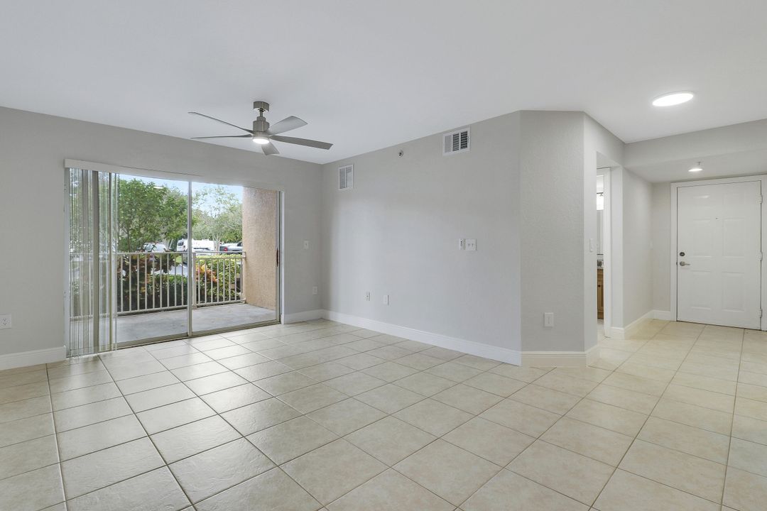 Active With Contract: $1,795 (2 beds, 2 baths, 1033 Square Feet)