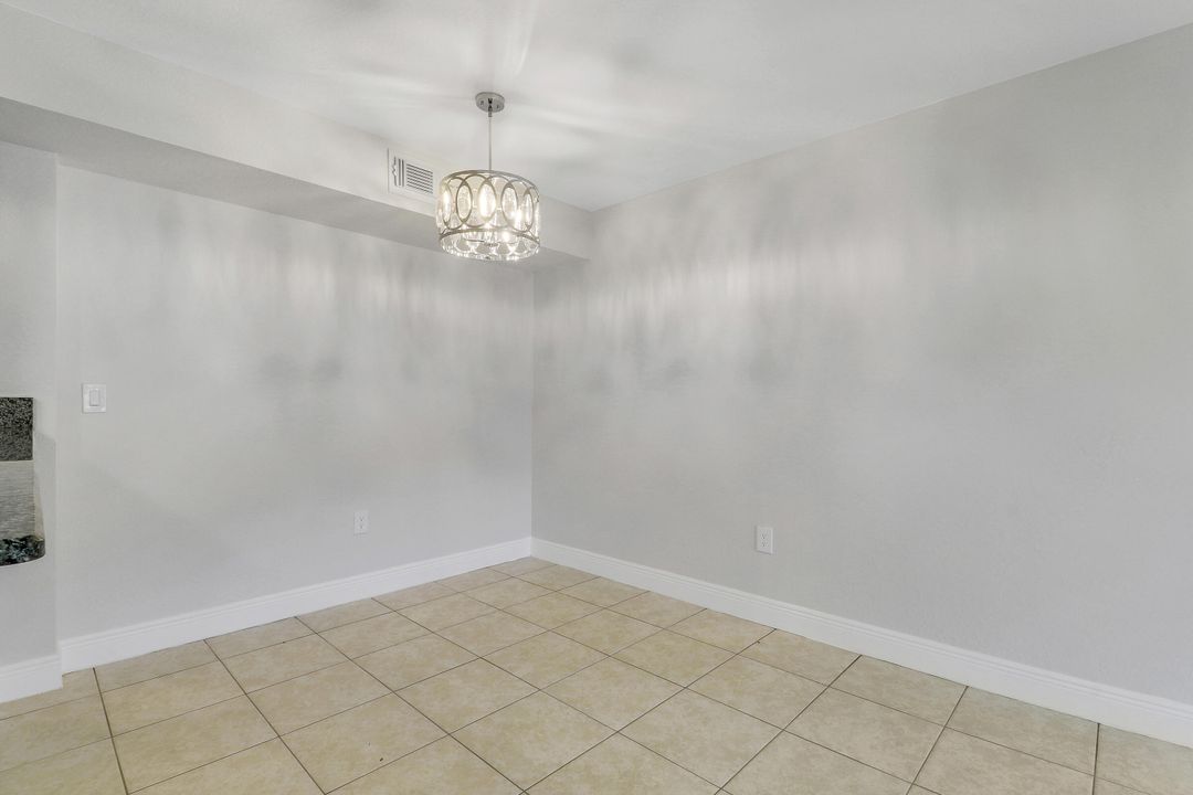 Active With Contract: $1,795 (2 beds, 2 baths, 1033 Square Feet)