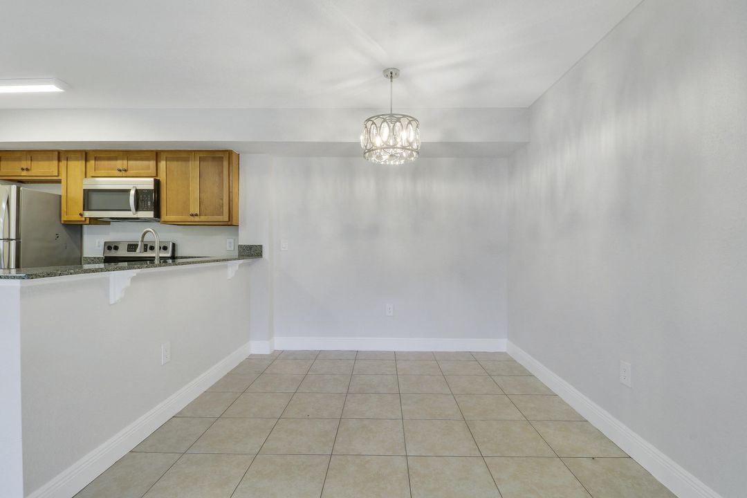 Active With Contract: $1,795 (2 beds, 2 baths, 1033 Square Feet)