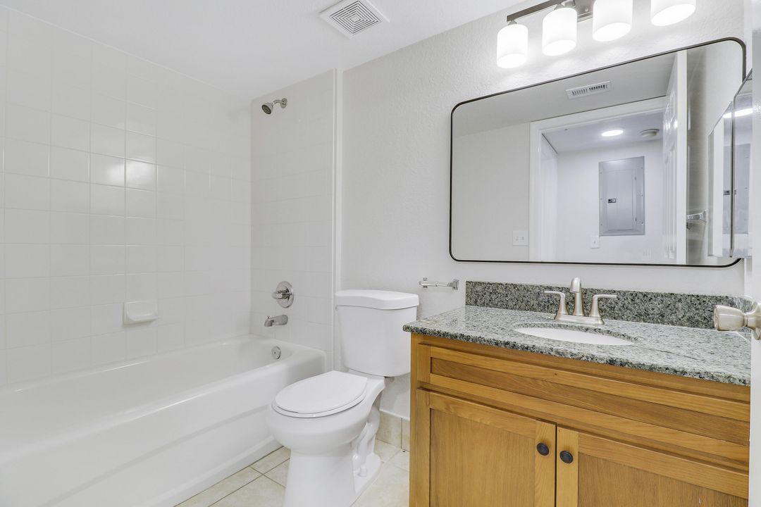 Active With Contract: $1,795 (2 beds, 2 baths, 1033 Square Feet)