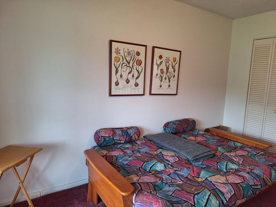 For Rent: $1,650 (2 beds, 1 baths, 840 Square Feet)