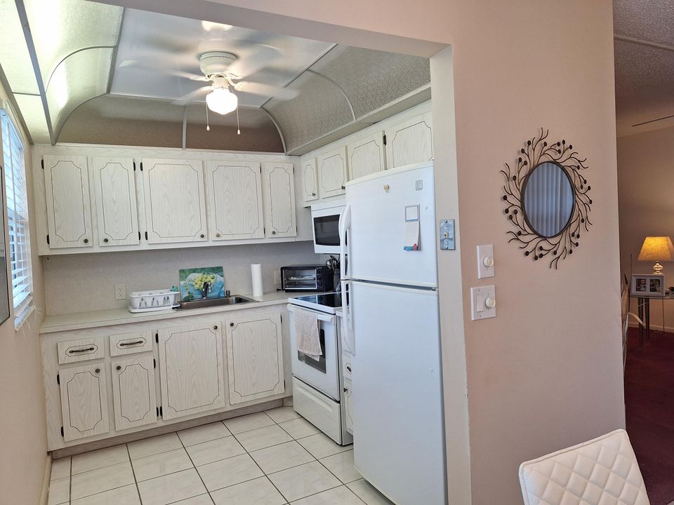 For Rent: $1,650 (2 beds, 1 baths, 840 Square Feet)