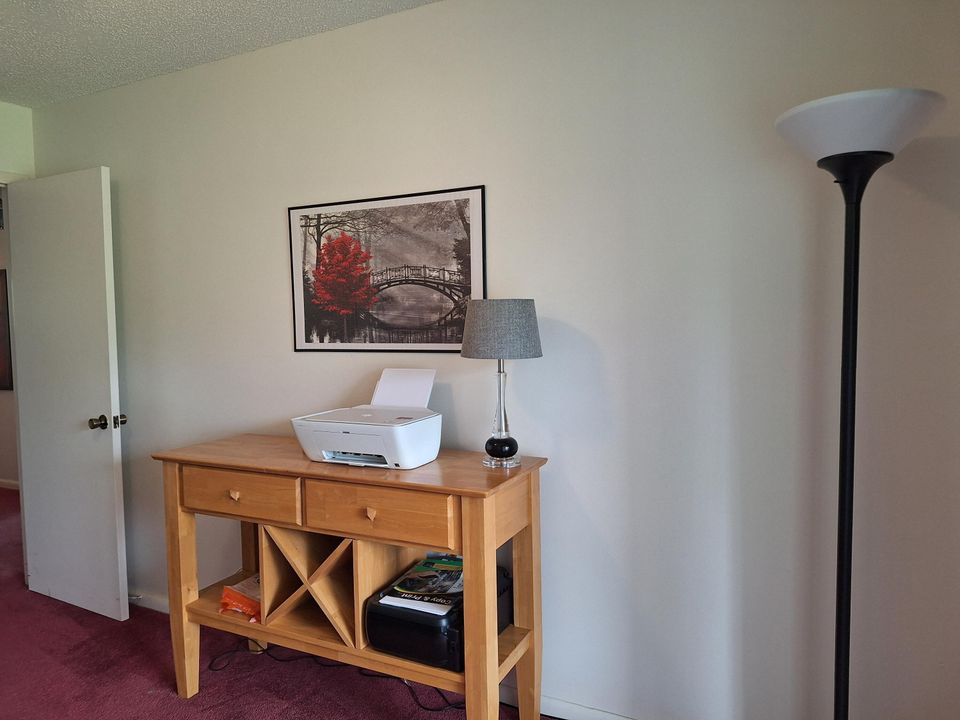 For Rent: $1,650 (2 beds, 1 baths, 840 Square Feet)