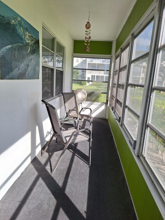 For Rent: $1,650 (2 beds, 1 baths, 840 Square Feet)