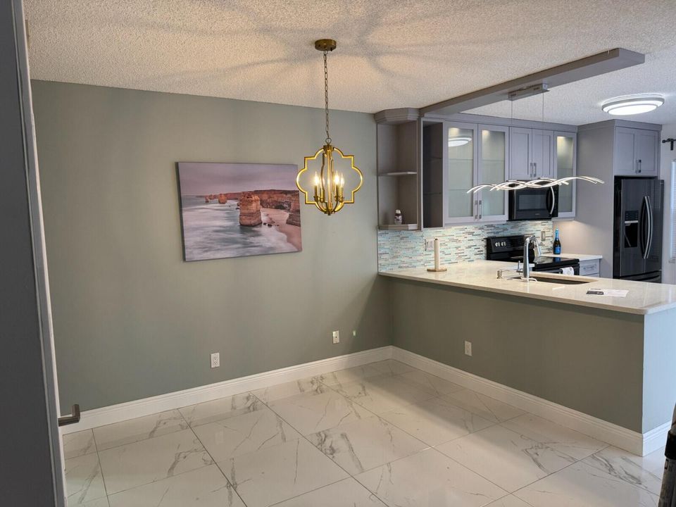 For Sale: $270,000 (2 beds, 2 baths, 1374 Square Feet)