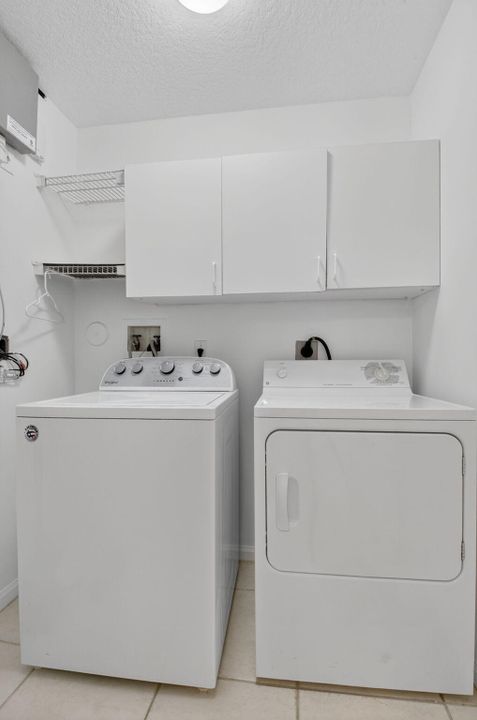 Под контрактом: $280,000 (3 спален, 2 ванн, 1636 Квадратных фут)