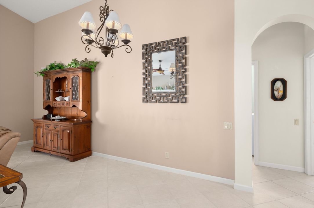 待售: $345,000 (3 贝兹, 2 浴室, 1650 平方英尺)