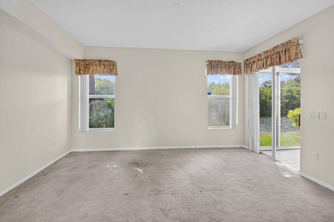 Под контрактом: $280,000 (3 спален, 2 ванн, 1636 Квадратных фут)