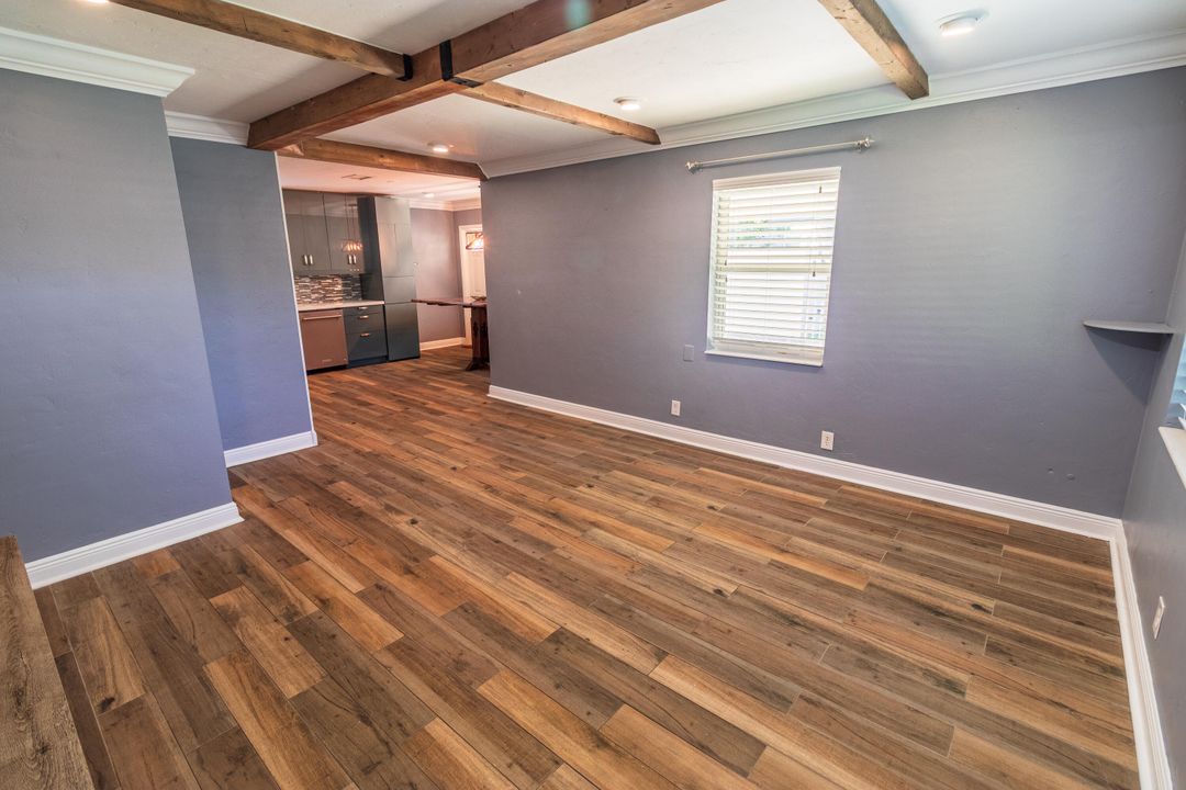 Под контрактом: $2,700 (2 спален, 1 ванн, 901 Квадратных фут)