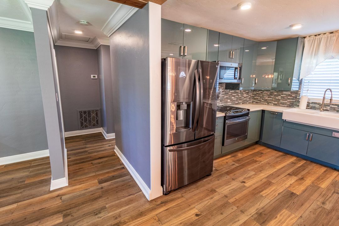 Под контрактом: $2,700 (2 спален, 1 ванн, 901 Квадратных фут)