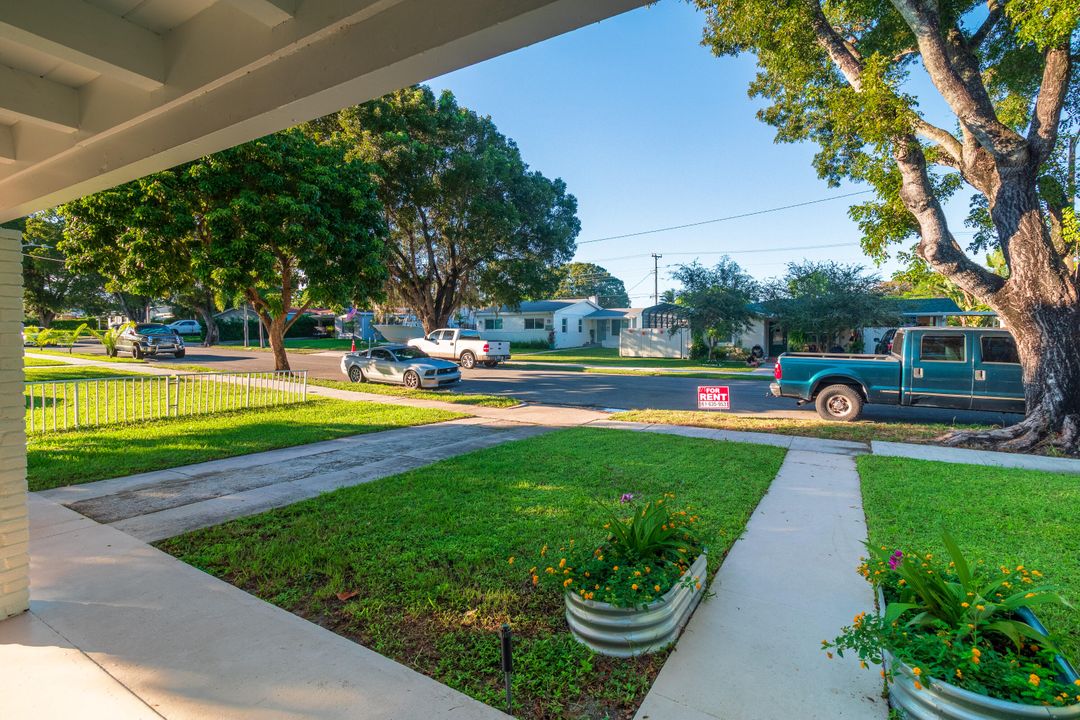 Под контрактом: $2,700 (2 спален, 1 ванн, 901 Квадратных фут)