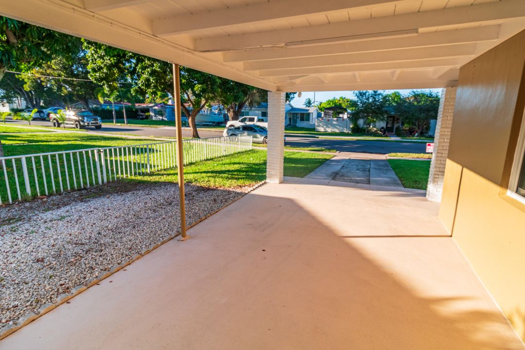 Под контрактом: $2,700 (2 спален, 1 ванн, 901 Квадратных фут)