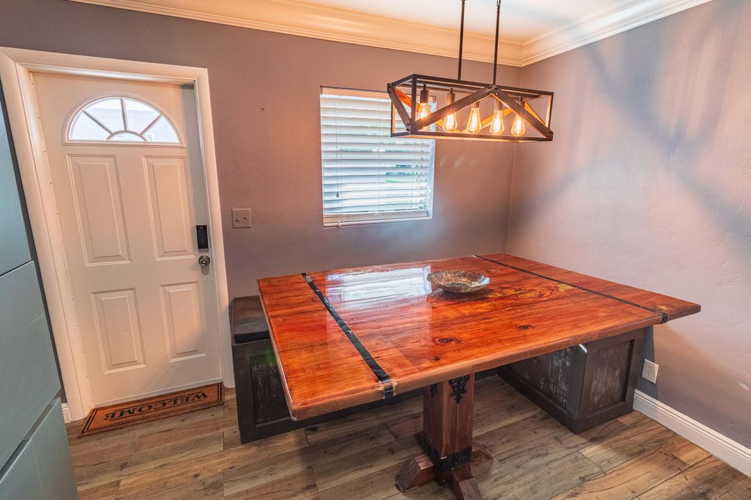 Под контрактом: $2,700 (2 спален, 1 ванн, 901 Квадратных фут)